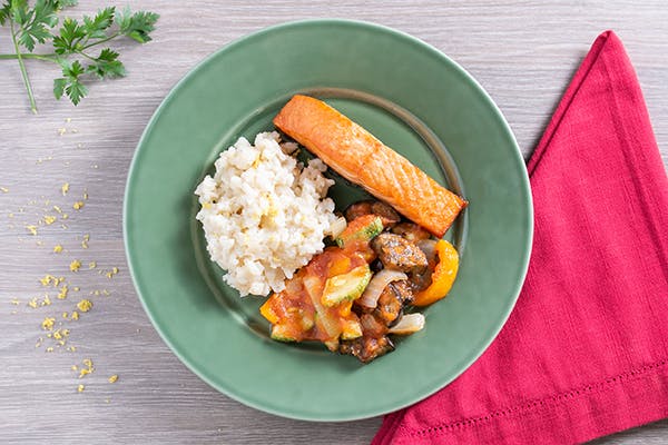 Posta de salmão assado + Risoto de limão siciliano + Ratatouille