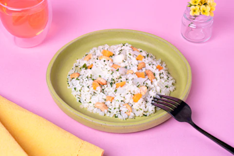 Arroz low carb de couve-flor com cenoura e castanha