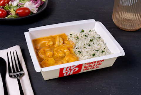 Bobó de camarão e arroz jasmim com salsinha