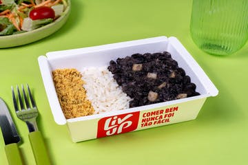 Feijoada vegetariana, arroz branco e farofa