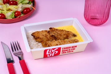 Frango à Milanesa, Arroz branco e Creme de milho