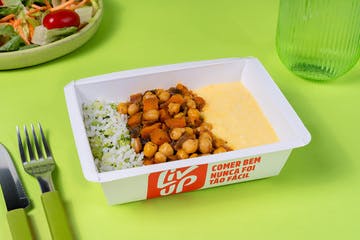 Grão de bico com legumes, arroz e creme de milho