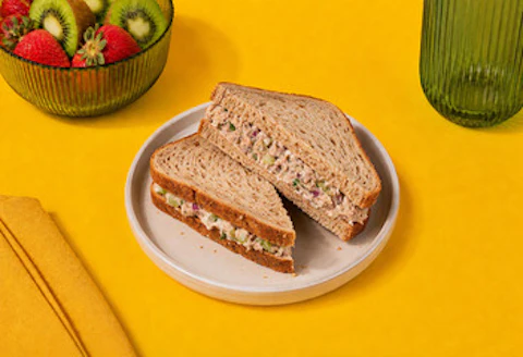Sanduíche proteico de atum 