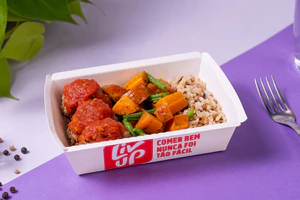 Almôndega de carne, arroz 7 grãos e legumes