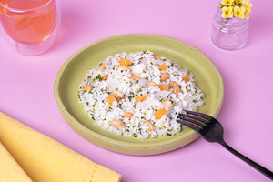 Arroz low carb de couve-flor com cenoura e castanha