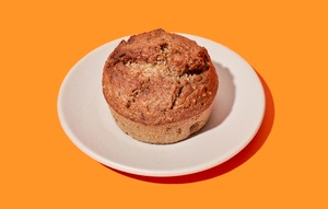 Bolinho de banana com nozes 