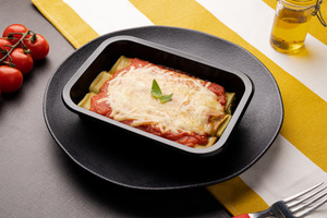 Caneloni de ricota e espinafre com molho de tomate