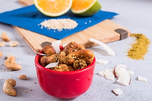 Castanhas com curry e coco