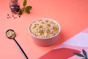 Couscous com castanha de caju e passas