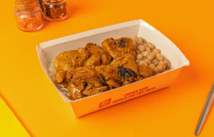 Coxa de frango, arroz, feijão e farofa - 370g