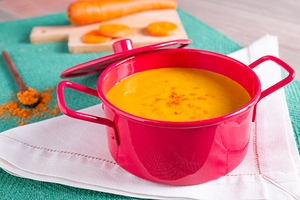 Creme de cenoura picante com leite de coco