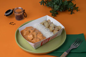 Estrogonofe de frango, arroz e batata assada 370g