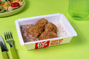 Falafel, arroz branco e feijão carioca