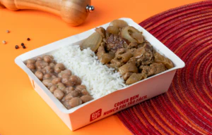 Filé mignon suíno acebolado, arroz e feijão 370g