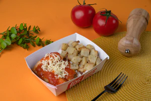 Frango ao sugo com queijo, arroz e batata 370g
