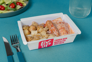 Frango ao sugo com queijo, arroz e batata 370g