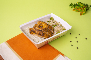 Frango Assado, Arroz com Brócolis e Purê de Batata