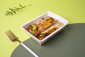 Frango Assado, Couscous e Legumes Mediterrâneos