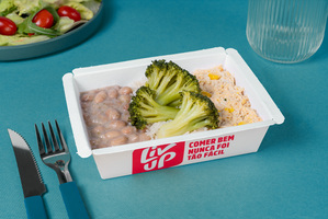 Frango cremoso, arroz, feijão e brócolis - 370g