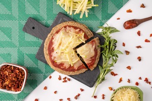 Mini pizza low carb de abobrinha