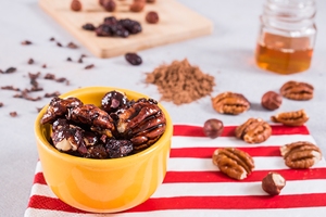 Castanhas caramelizadas com cacau nibs