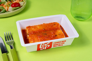 Panqueca de espinafre e queijos com molho de tomate