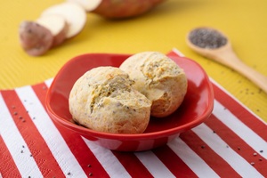 Pãozinho de batata doce, polvilho e chia