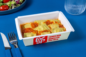 Ravioli de mussarela de búfala com molho de tomate