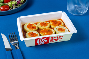 Rondelli de três queijos ao molho de tomate