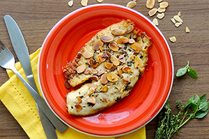 Saint peter com ervas e amêndoas