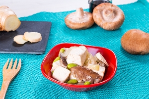 Tofu com shitake e edamame