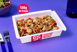 Yakisoba de frango com legumes 450g